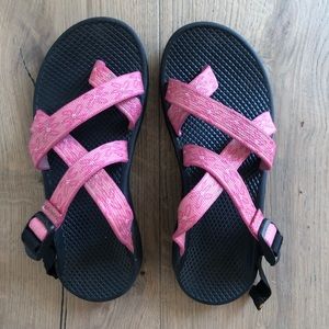 Women’s Chaco Tegu Sandal Size 7.